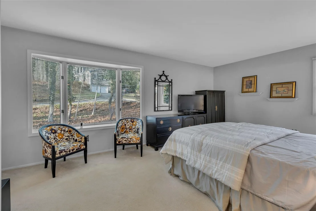 Photo of 12 Red Oak Road
