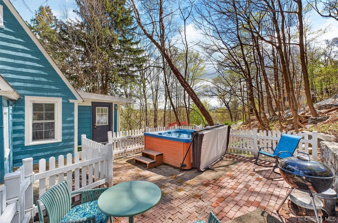 Photo of 115 Tanglewylde Road