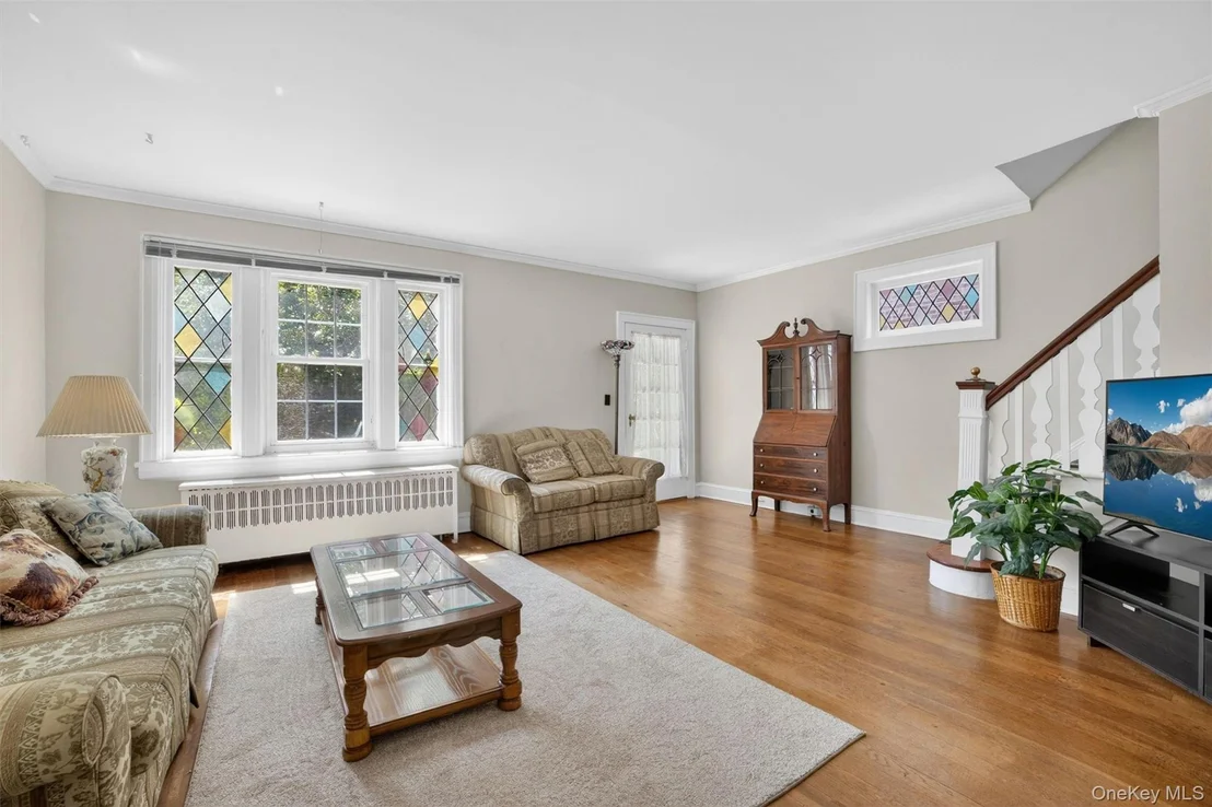 Photo of 84 Halstead Avenue