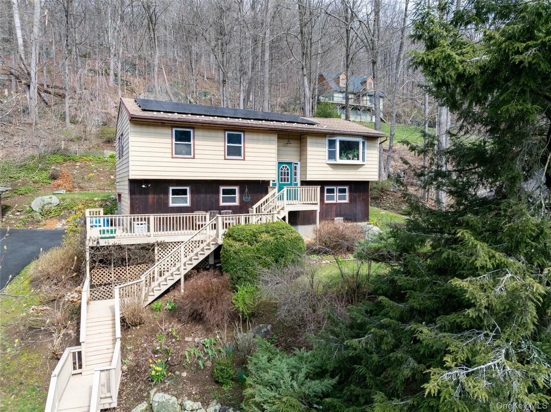 Photo of 479 Sprout Brook Road