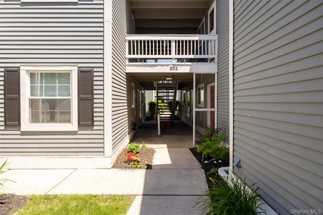 Photo of Unit G at 302 Commons Way
