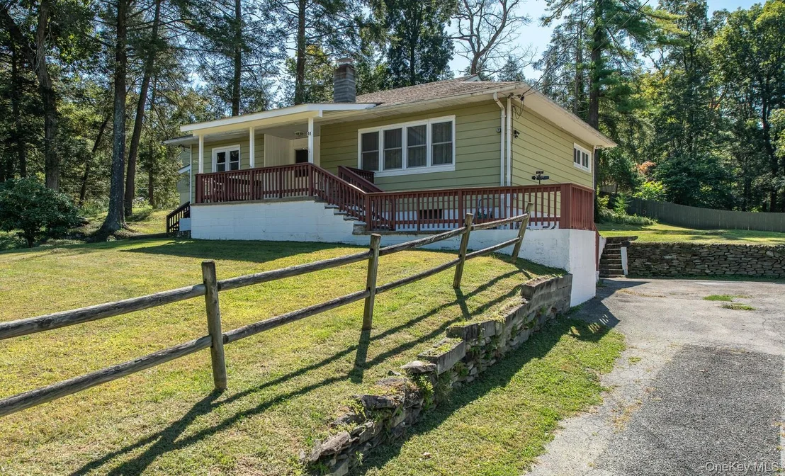 Photo of 44 Pine Woods Road
