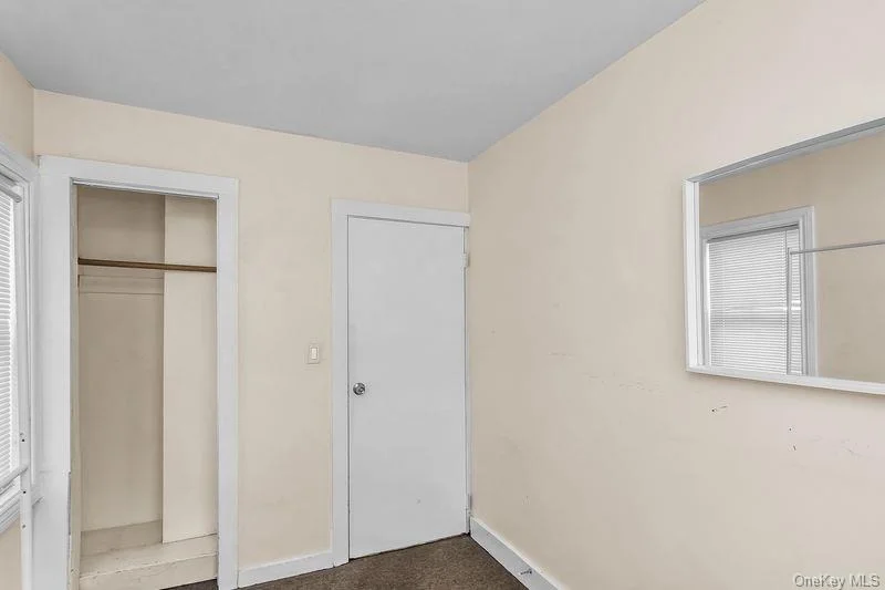 Photo of 548 E Broadway