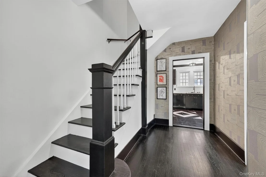 Photo of 32 Dutchess Terrace