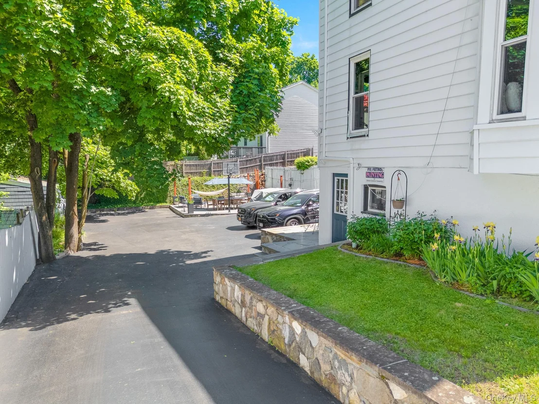 Photo of 119 Croton Avenue