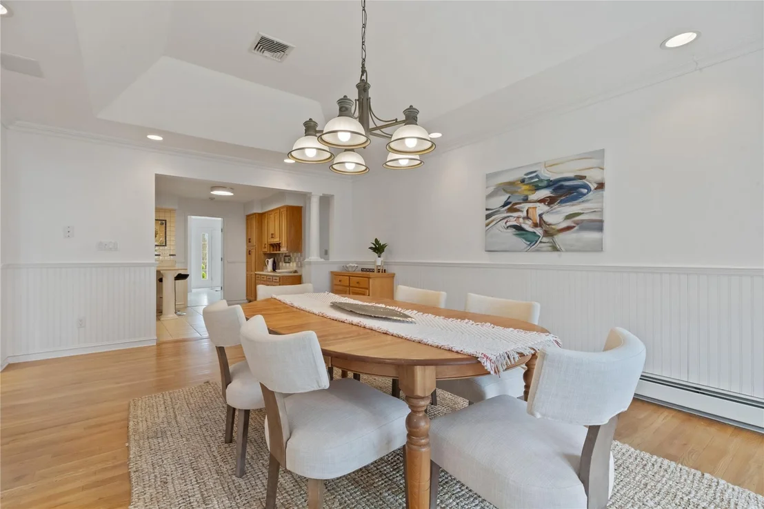 Photo of 15 Shoshone Drive