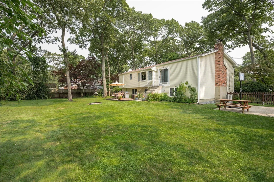 Photo of 18 Howe Road
