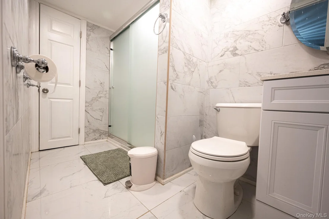 Photo of 13 E Walnut Street