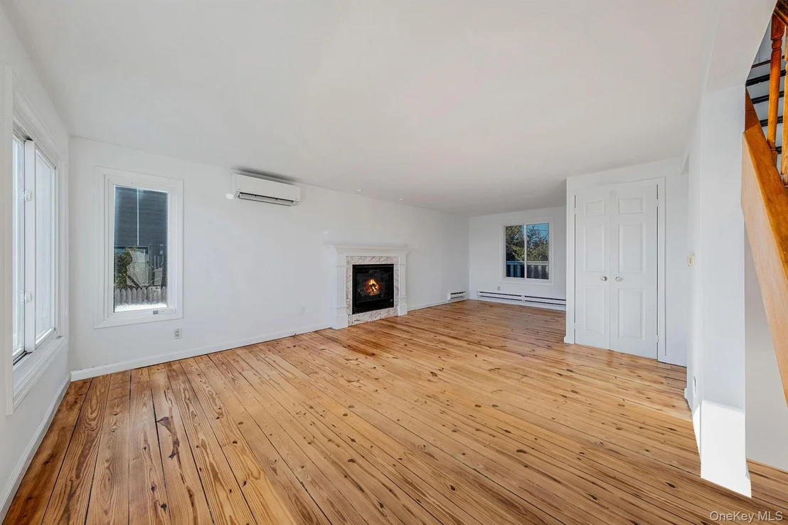 Photo of 116 Oak Beach Road