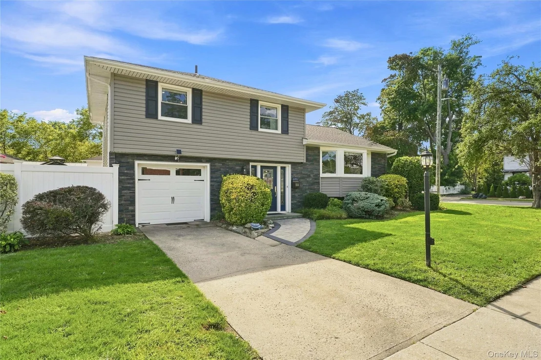 Photo of 614 Pine Lane