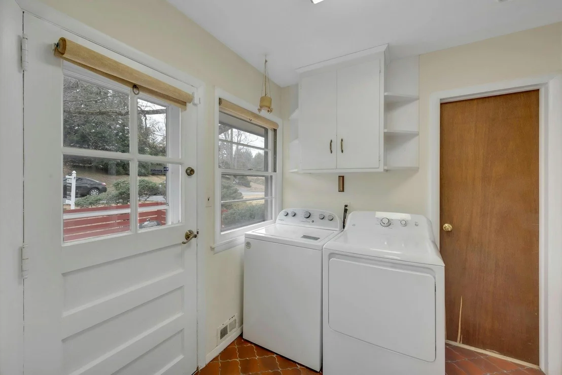 Photo of 180 N Hampton Drive