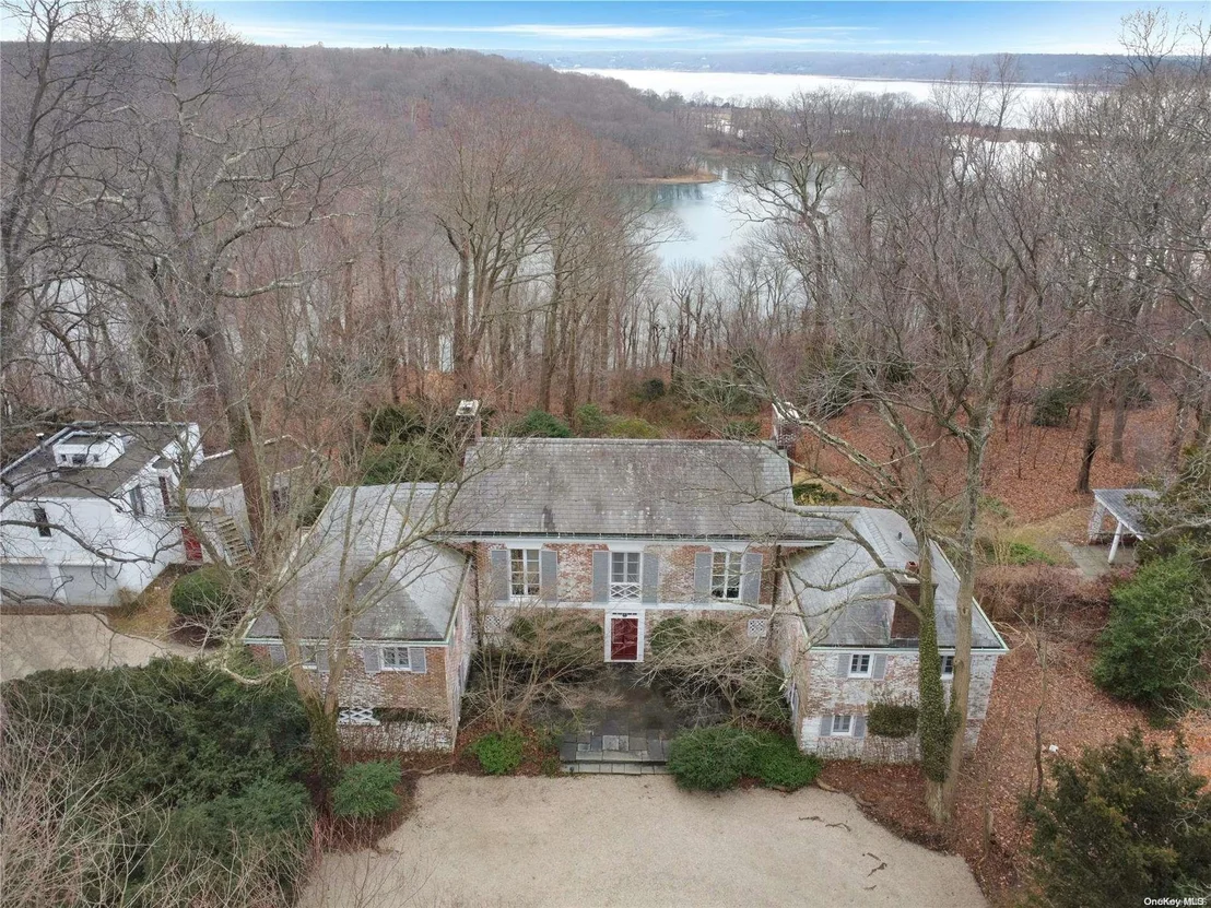 Photo of 8 Fort Hill Drive