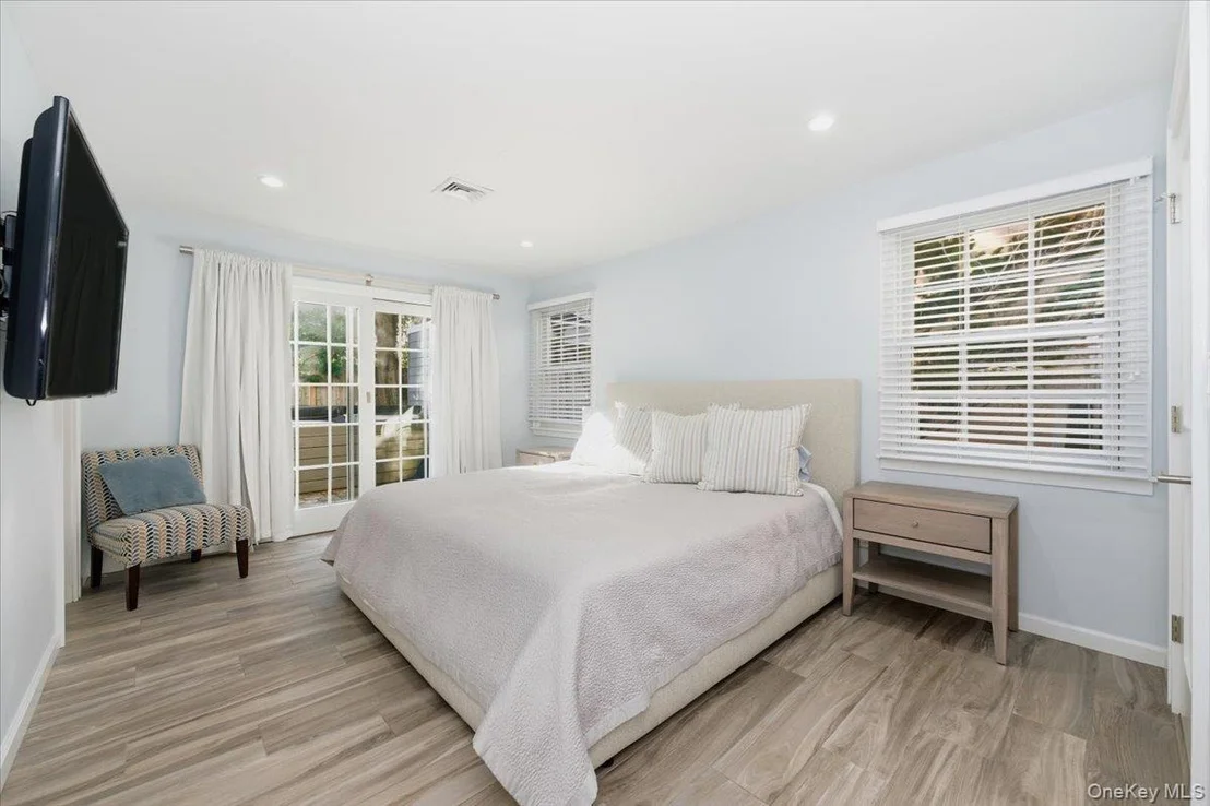 Photo of 1697 Bay Boulevard