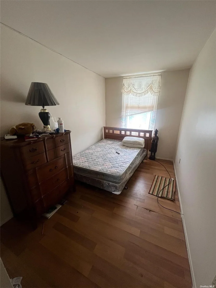 Photo of 1825 Linden Boulevard