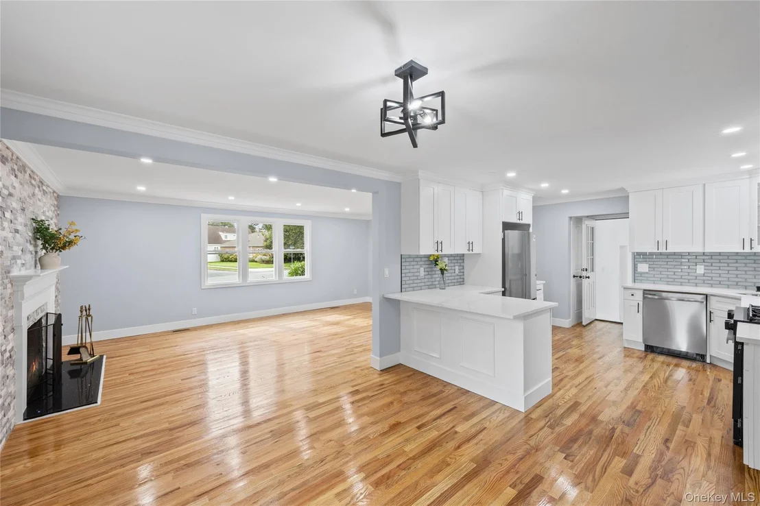 Photo of 81 Rowe Avenue