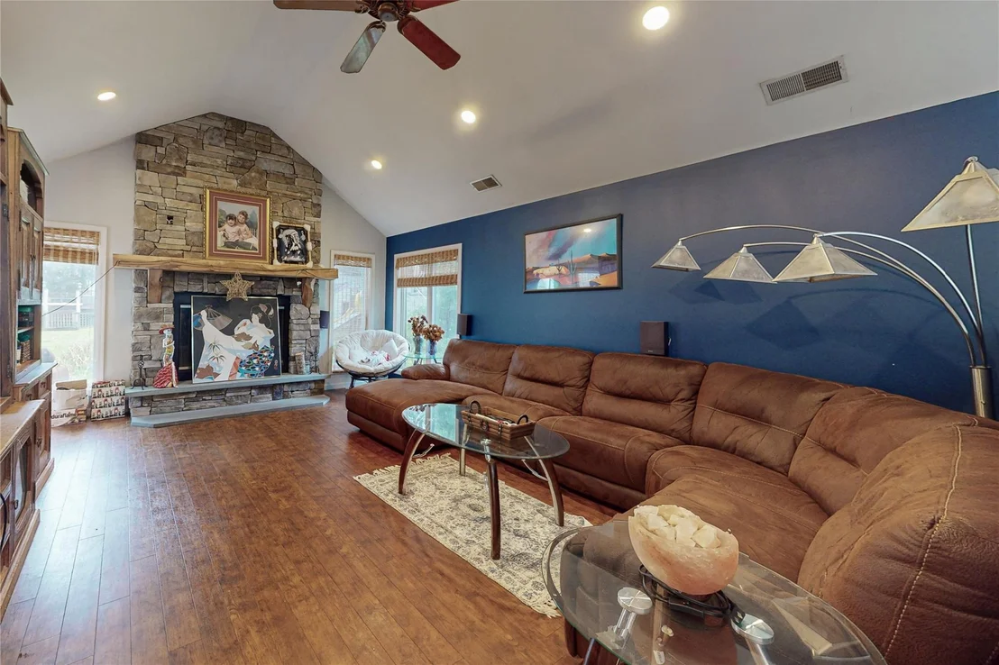 Photo of 14 Hilltop Road