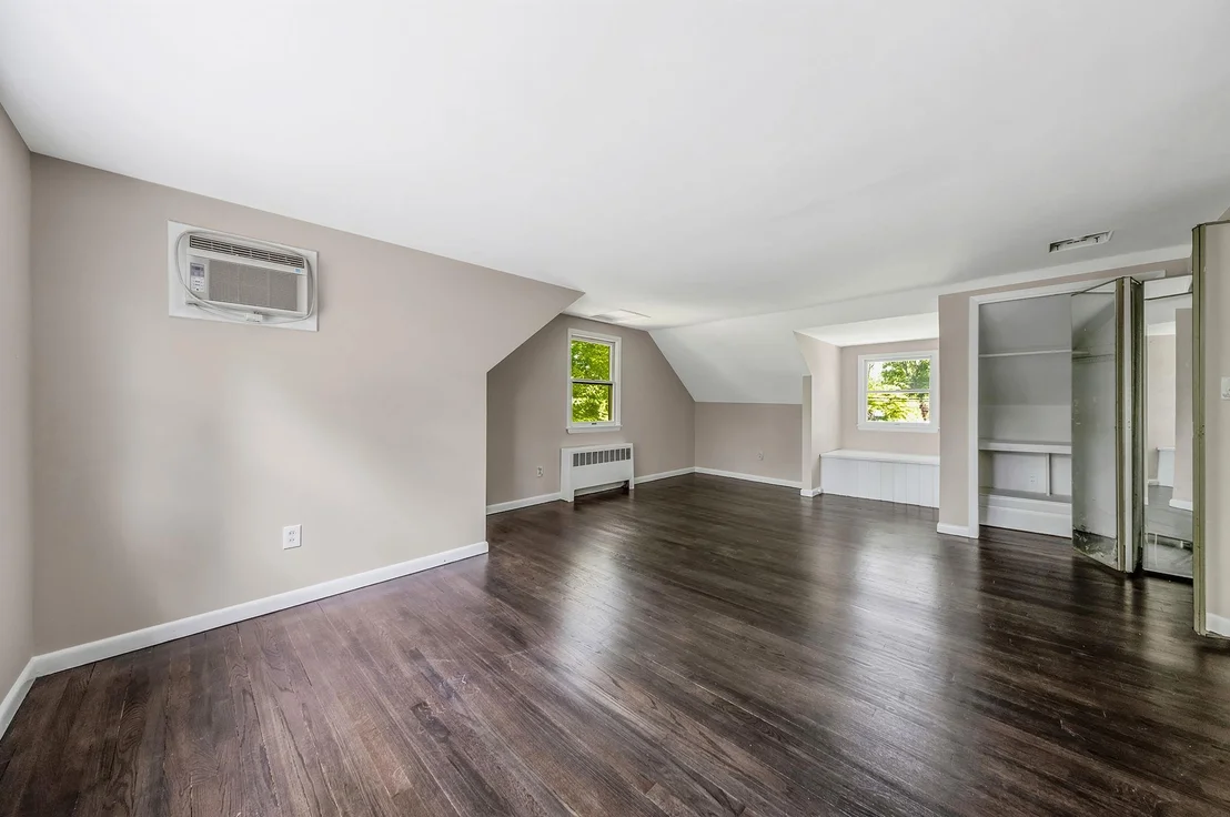 Photo of 10 Clearbrook Drive