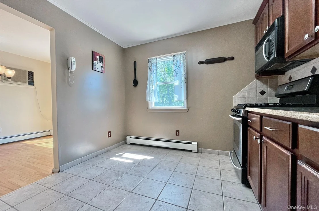 Photo of 554 High Street