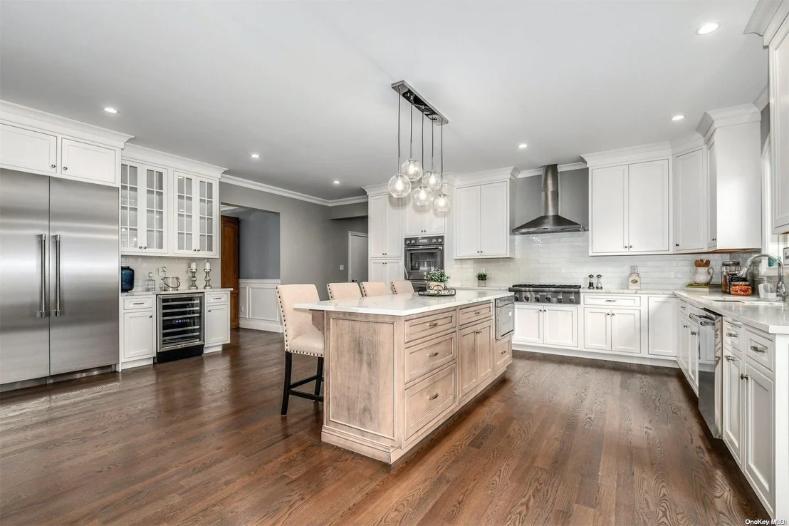 Photo of 56 Syosset Circle