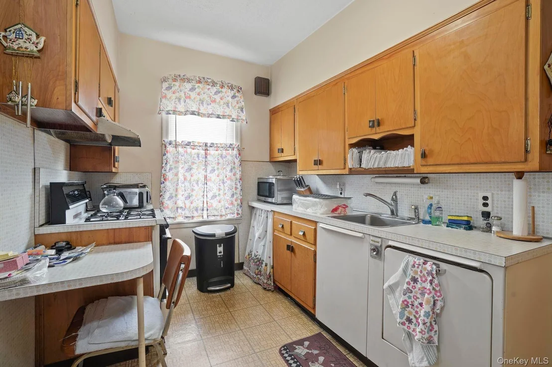 Photo of 70-49 66th Place