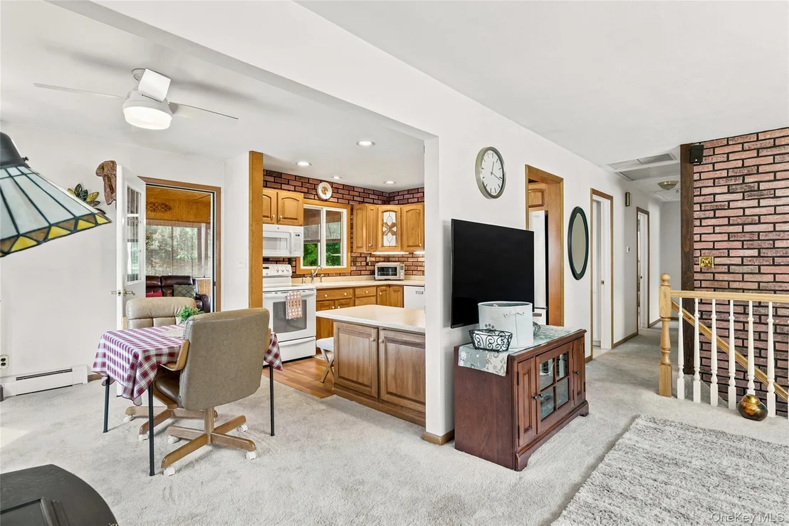 Photo of 355 Sprout Brook Road