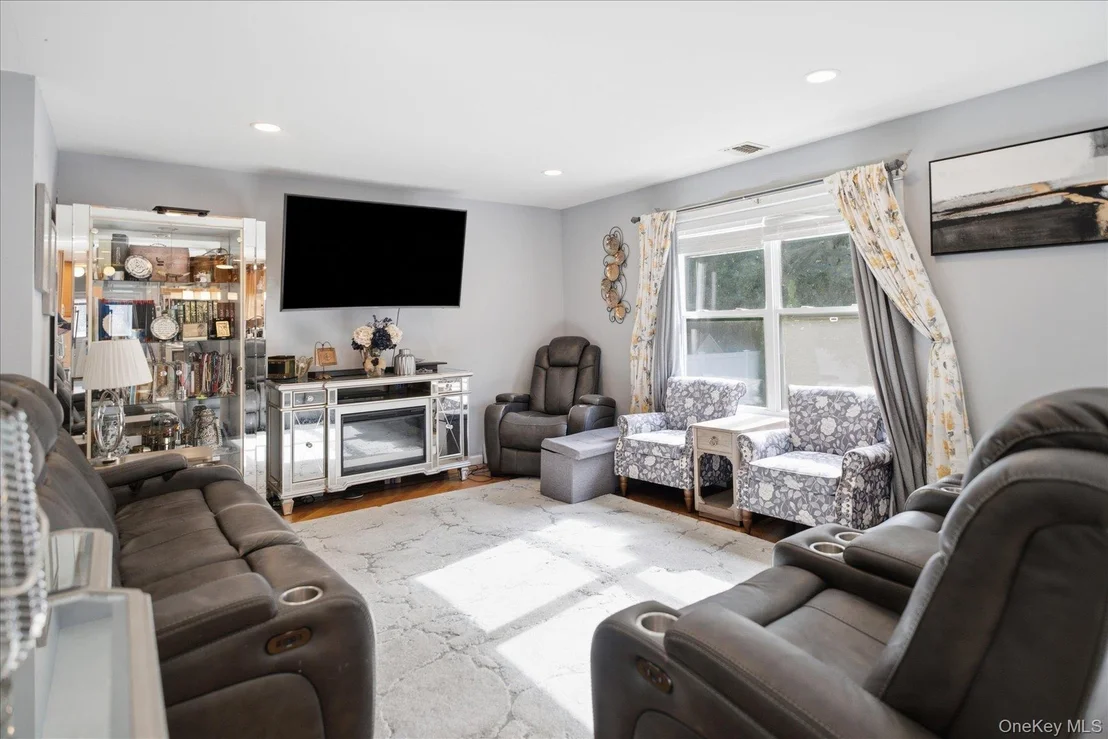Photo of 53 Howard Drive