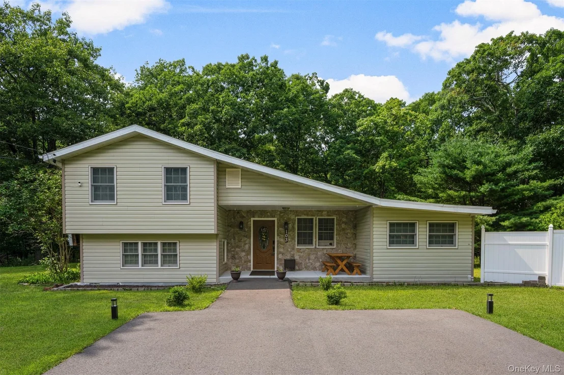Photo of 103 High Hill Road