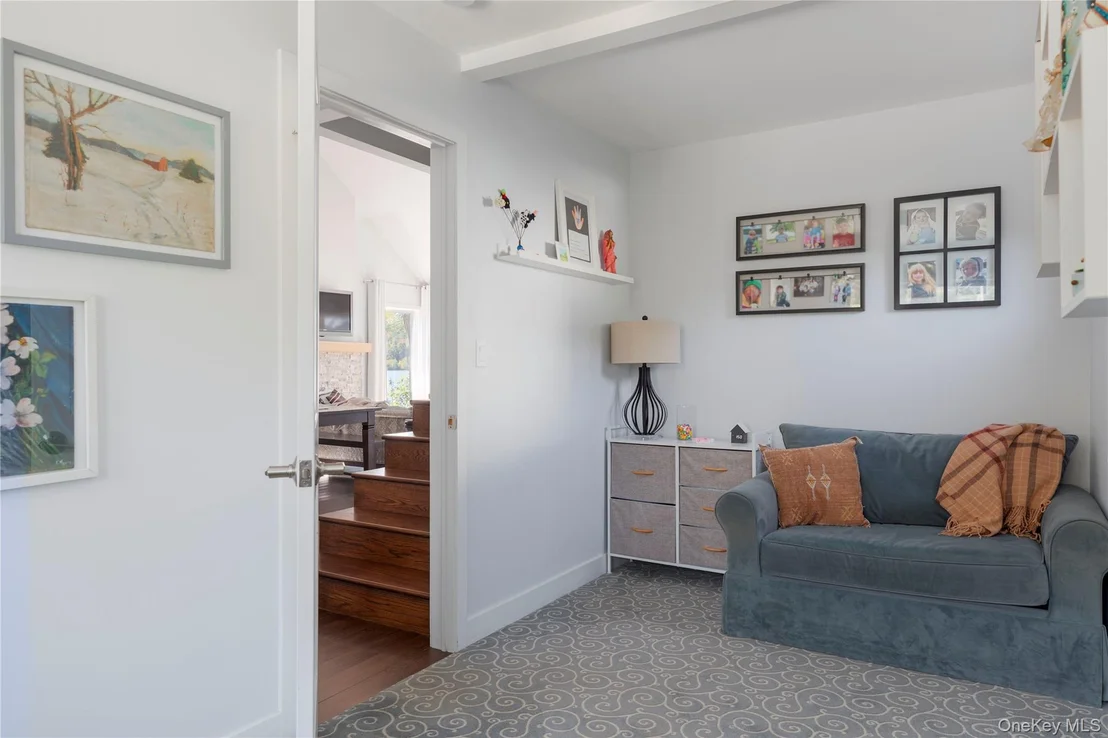 Photo of 32 Hudson River Lane