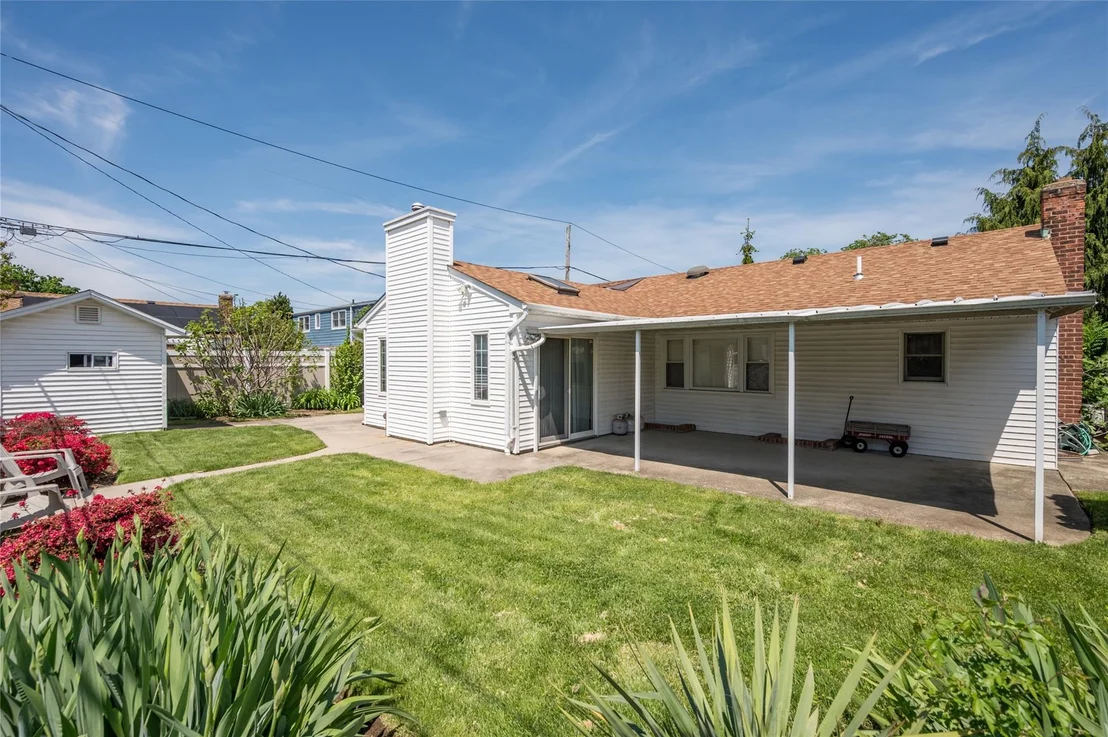 Photo of 745 Willow Road