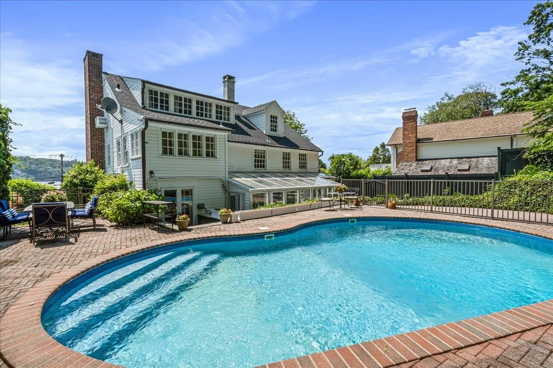 Photo of 50 Shore Road