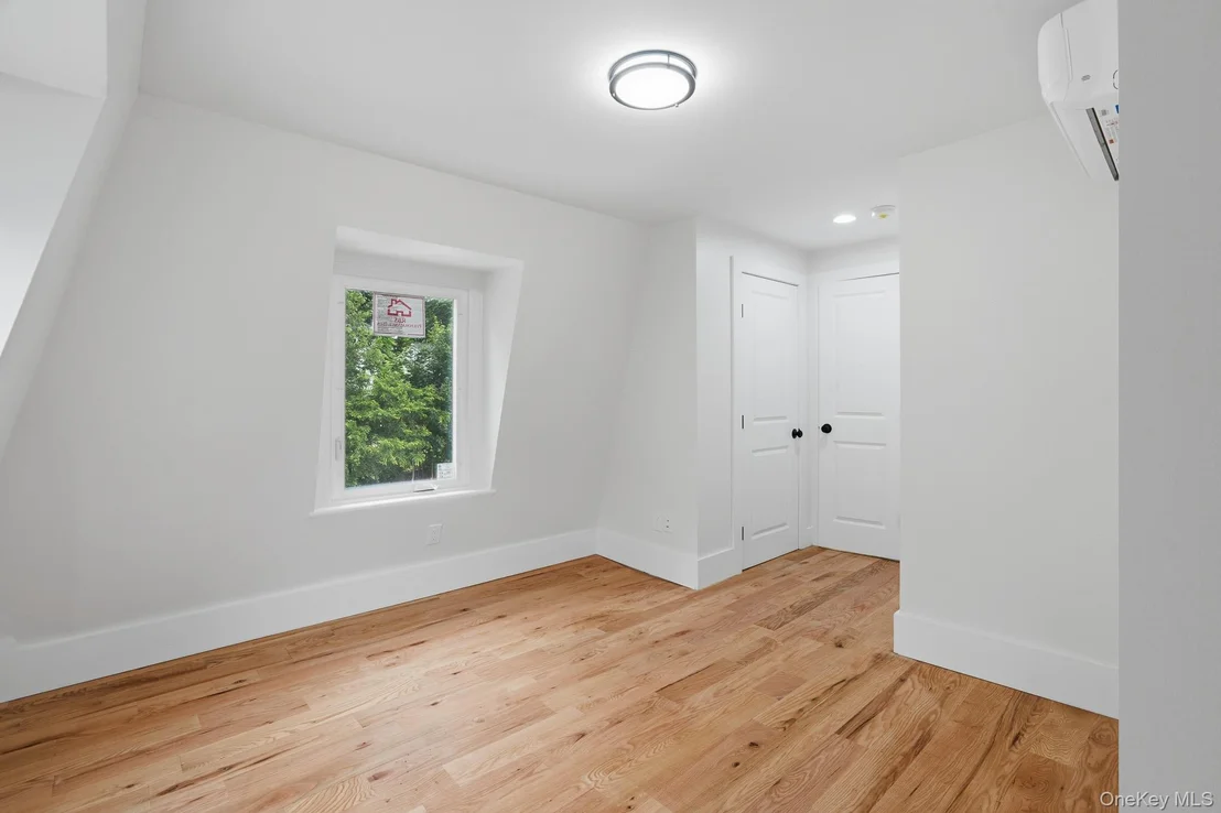 Photo of 10 Robinson Street