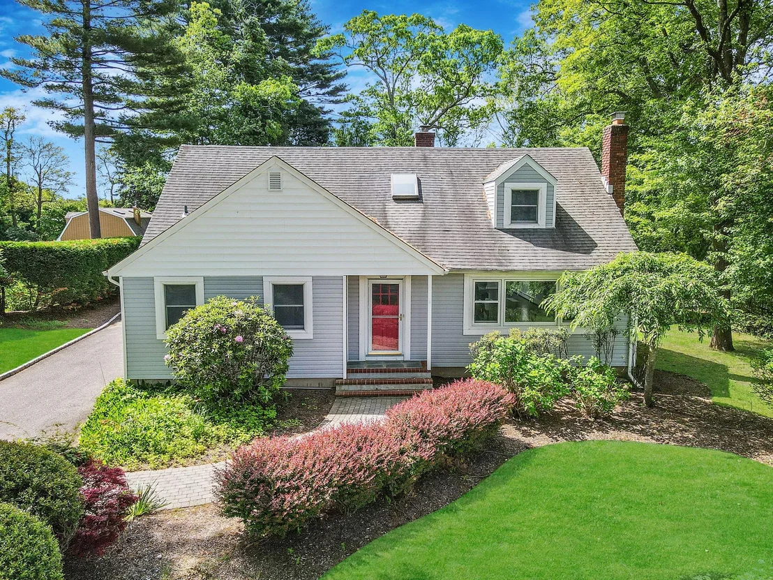 Photo of 10 Clearbrook Drive