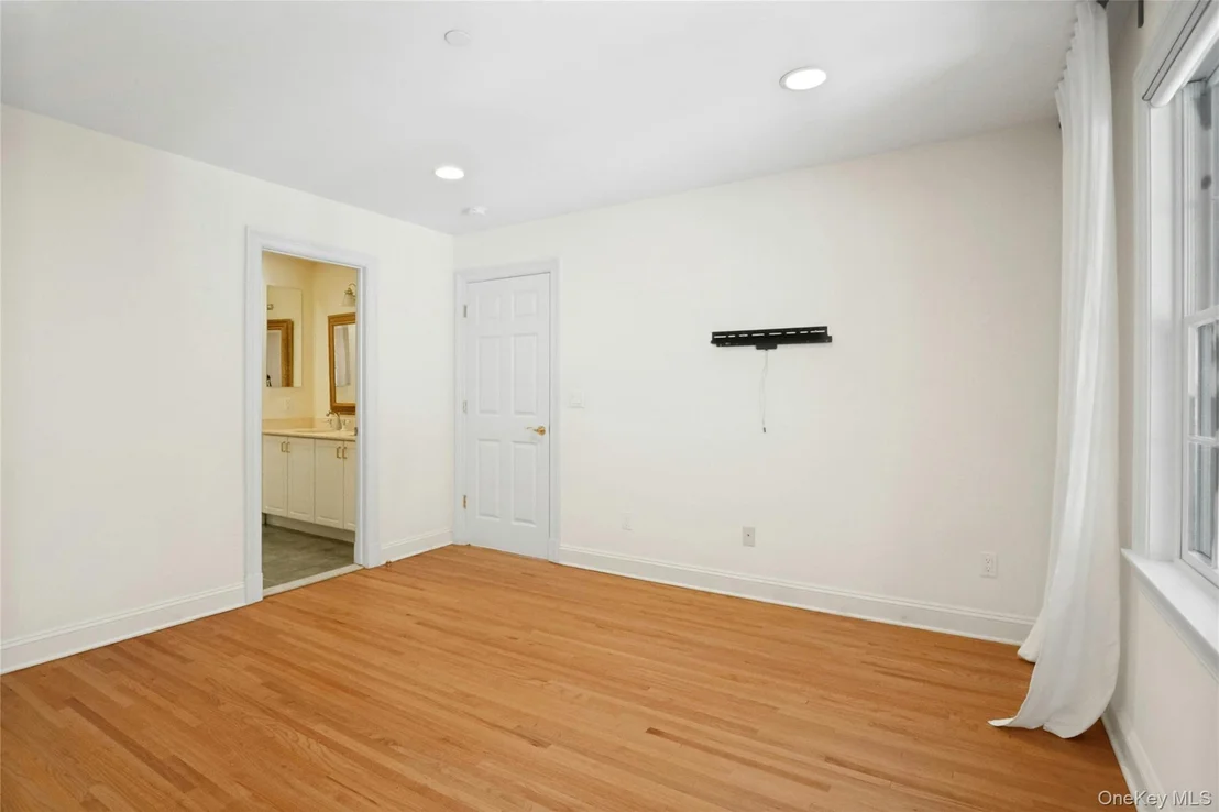 Photo of 25 Riverview Road