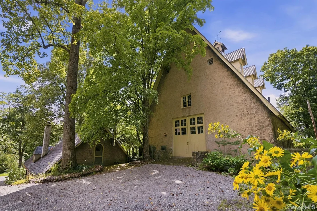 Photo of 15-18 Normandy Grange