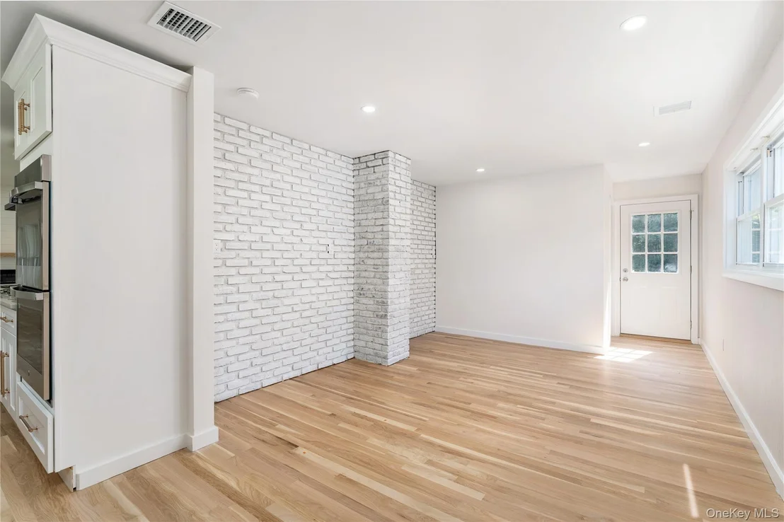 Photo of 933 Thompson Drive