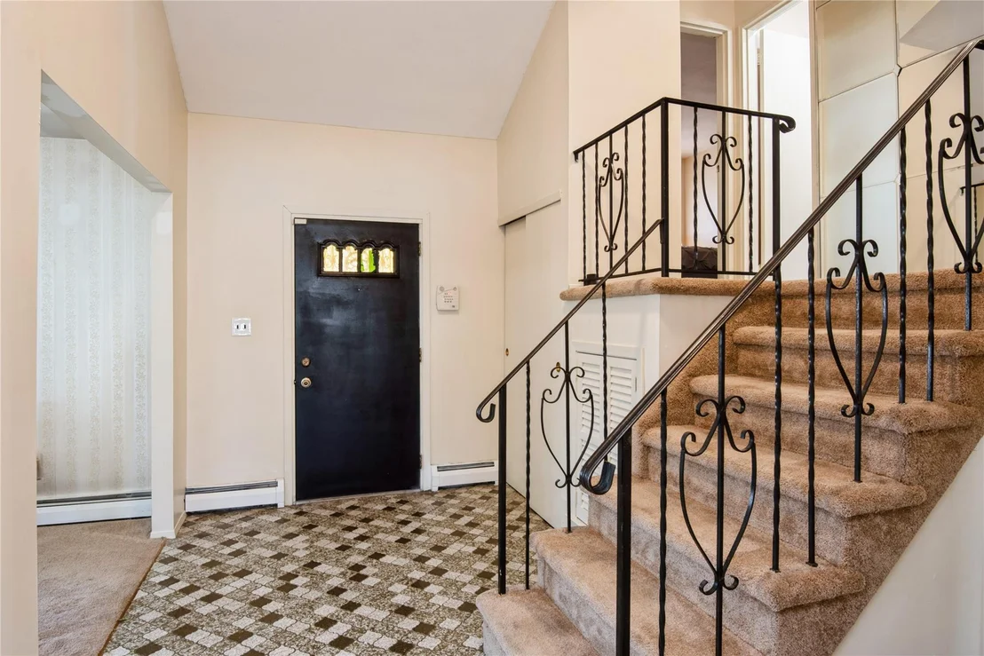 Photo of 256 Leaf Avenue