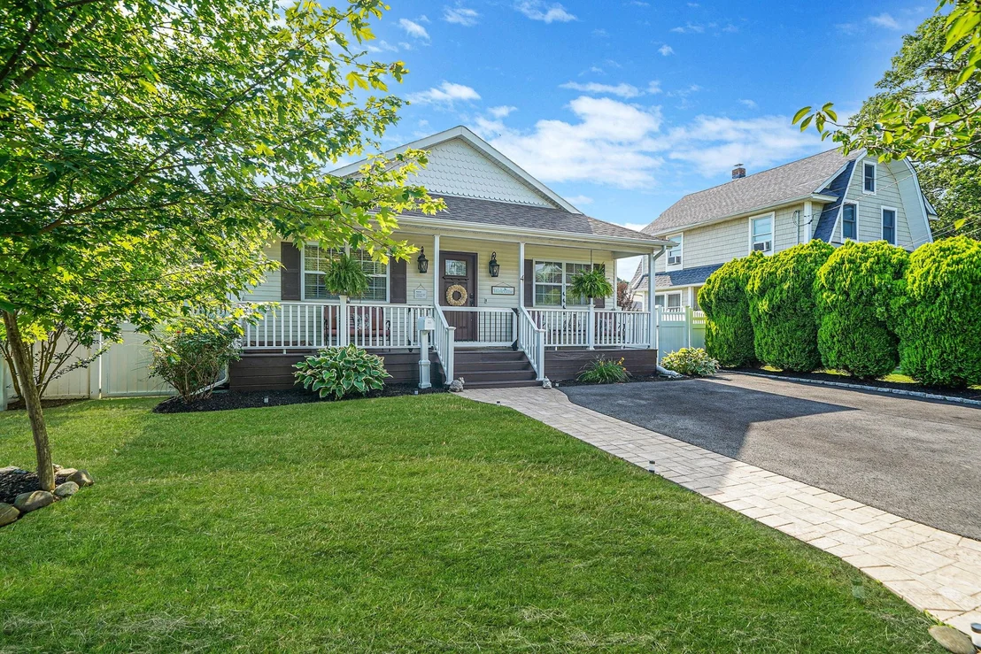 Photo of 4 Ferndale Boulevard