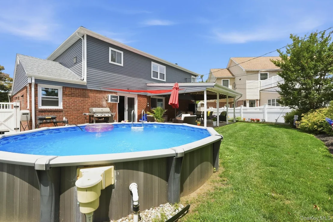 Photo of 841 Willow Road