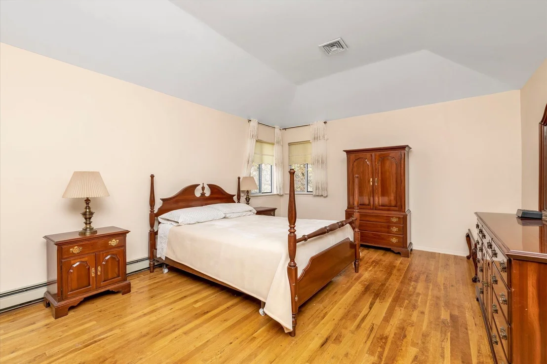 Photo of 7 Sunset Avenue