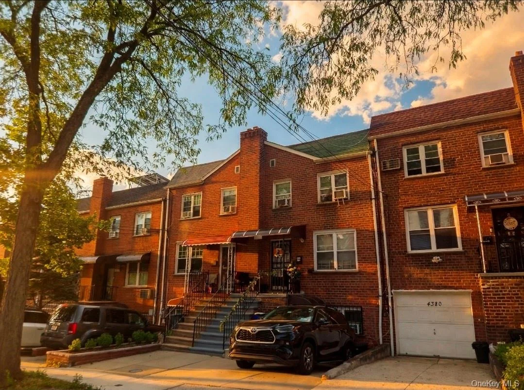 Photo of 4382 Byron Avenue