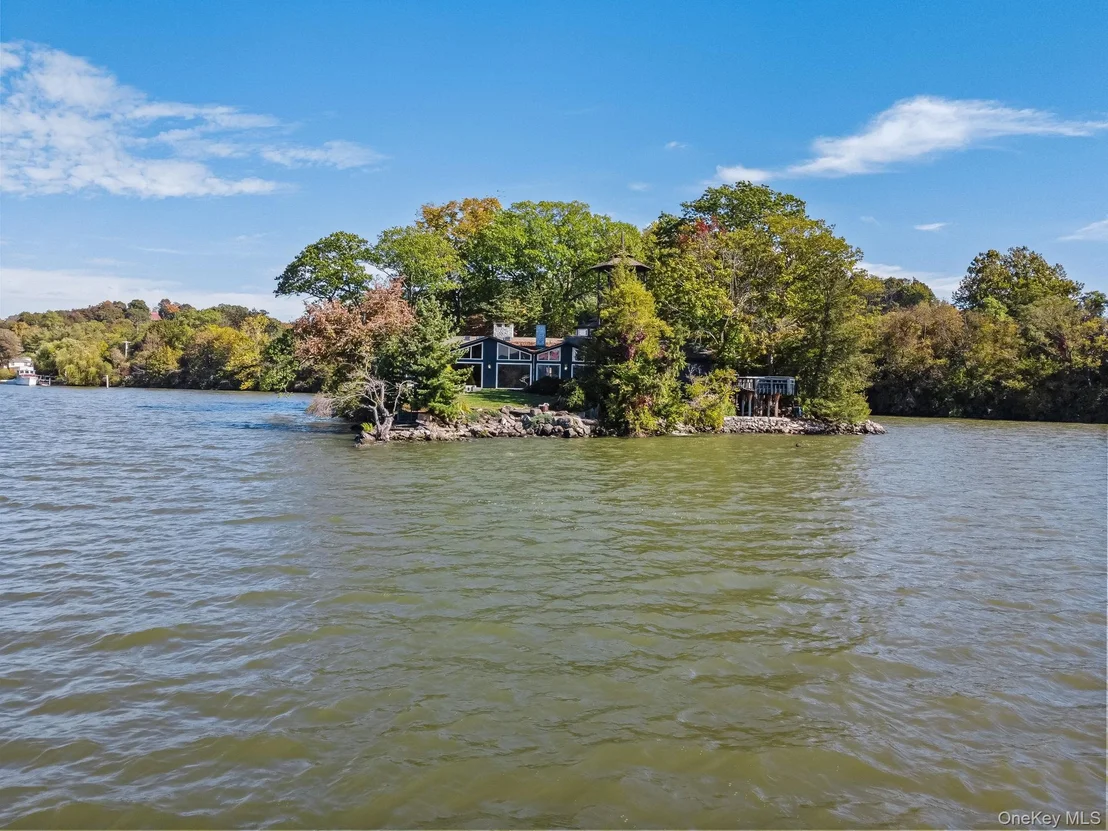 Photo of 18 River Road