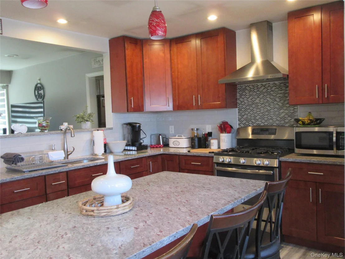 Photo of 28 Laurel Trail