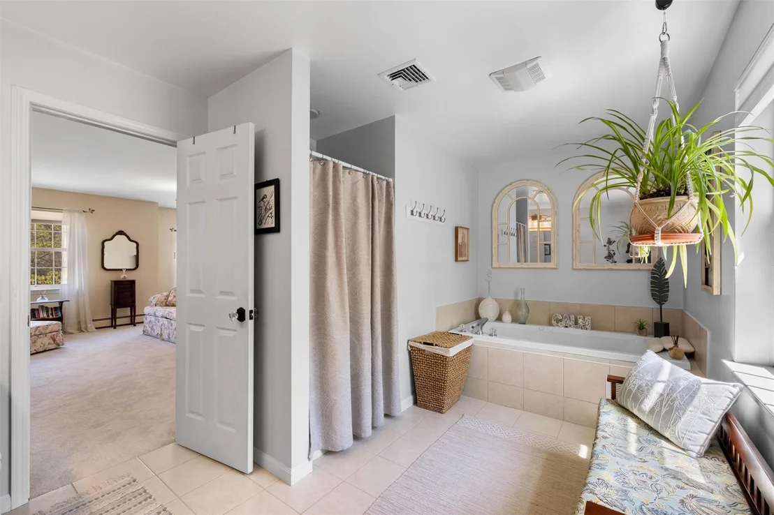 Photo of 462 Cornwall Hill Road