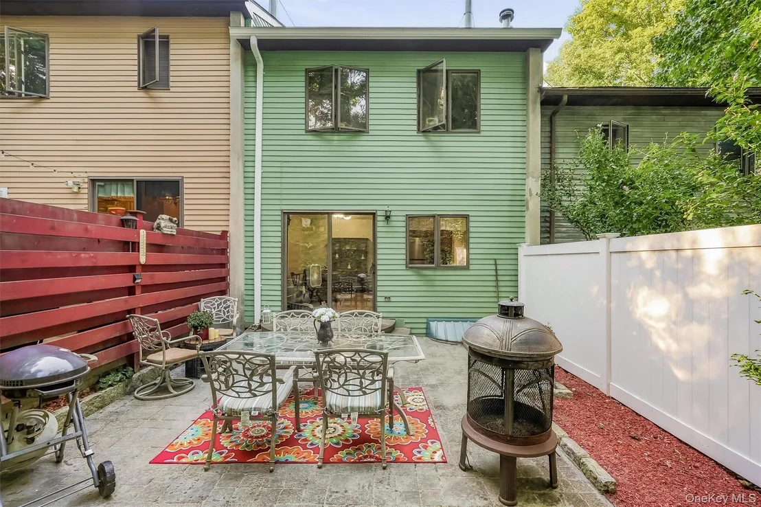 Photo of 17 Pemart Avenue