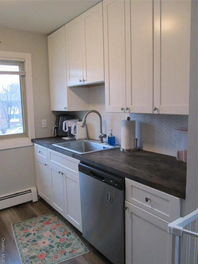 Photo of Unit 7B at 2435 Union Boulevard