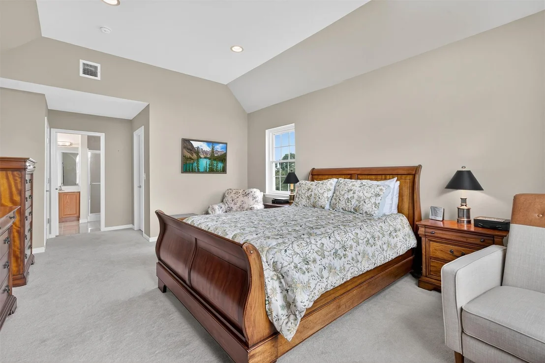 Photo of 106 Maple Avenue
