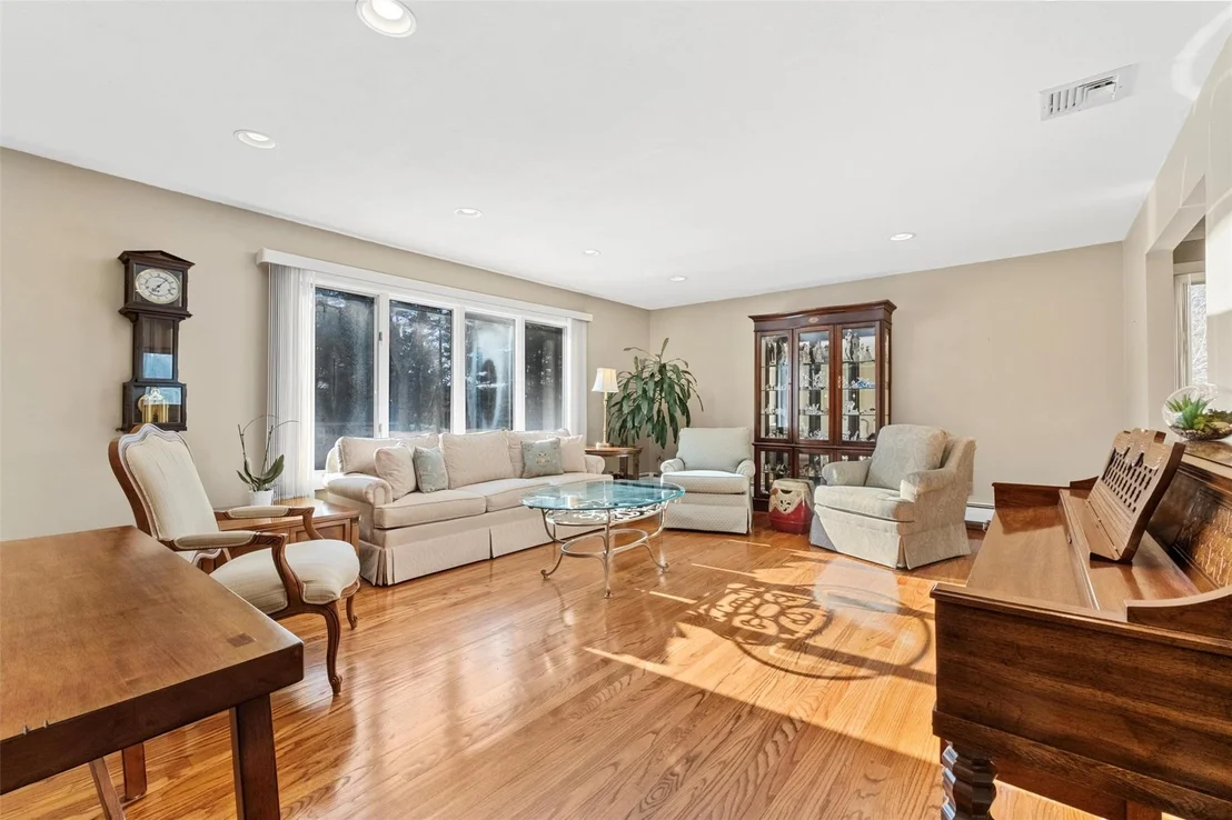 Photo of 7 Bridle Lane
