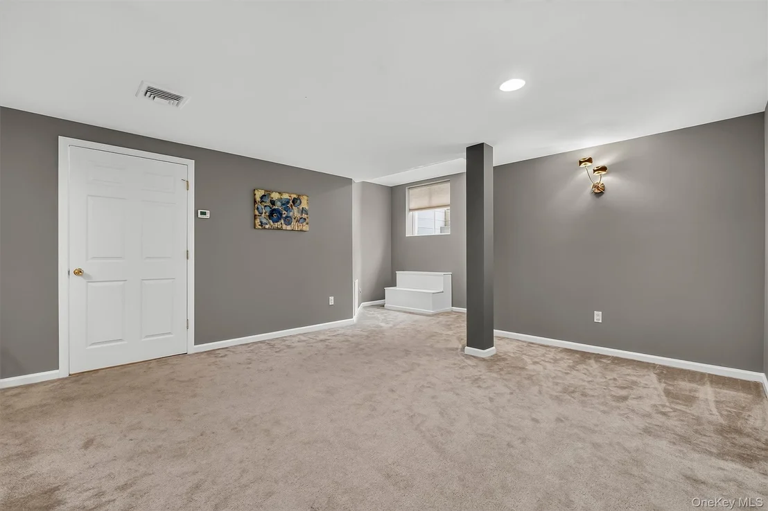 Photo of 201 Roosevelt Drive