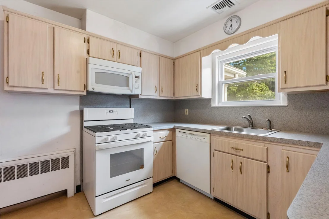 Photo of 156 2nd Street