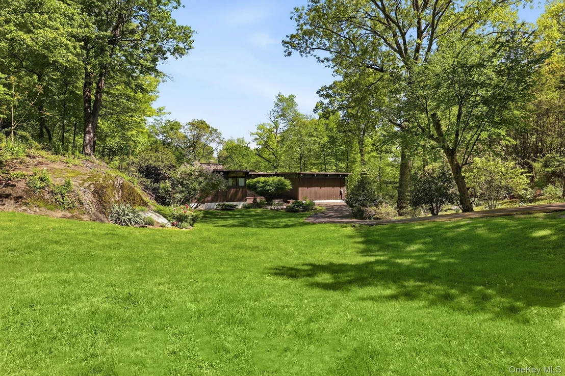 Photo of 51 Eastern Drive